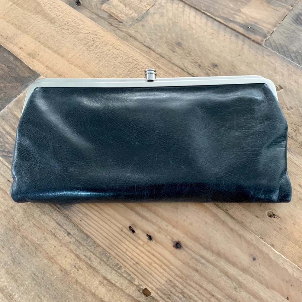Lauren Clutch Wallet in Vintage Hide Black